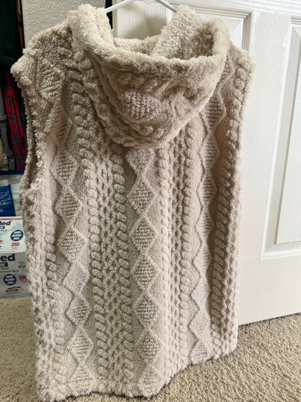 Cozy Shawl Collar Cable-Knit Plush Vest - Cream - Picture 3 of 8
